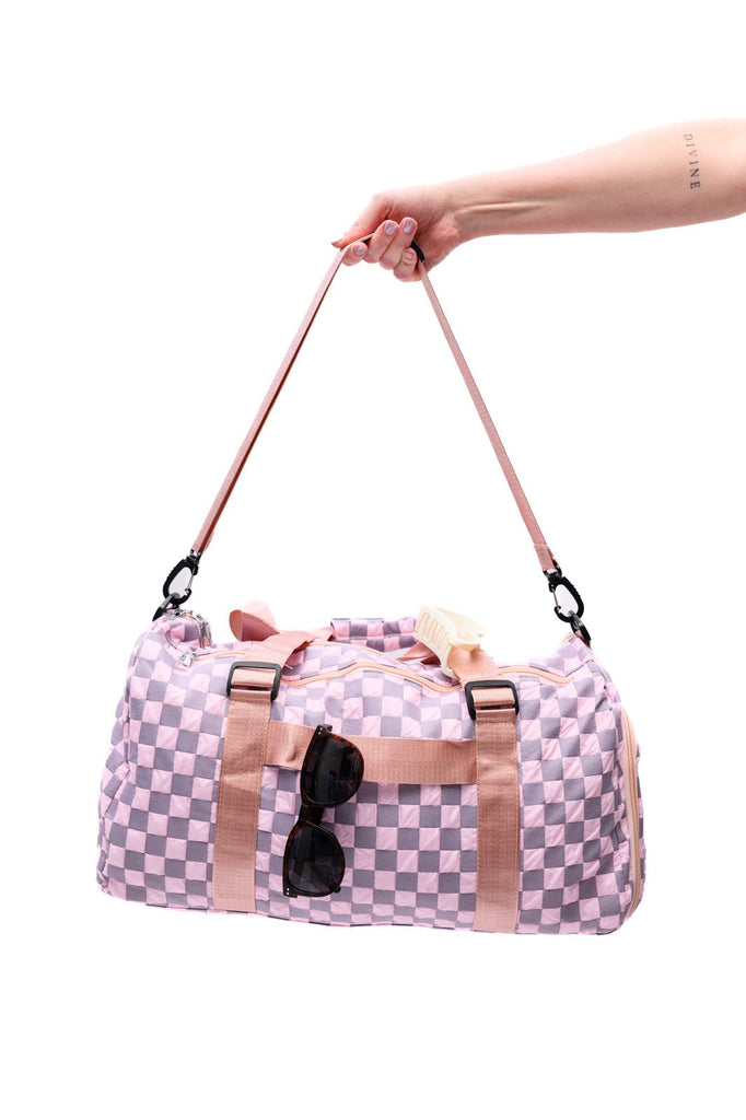 Elevate Travel Duffel in Pink - Molliee Boutique