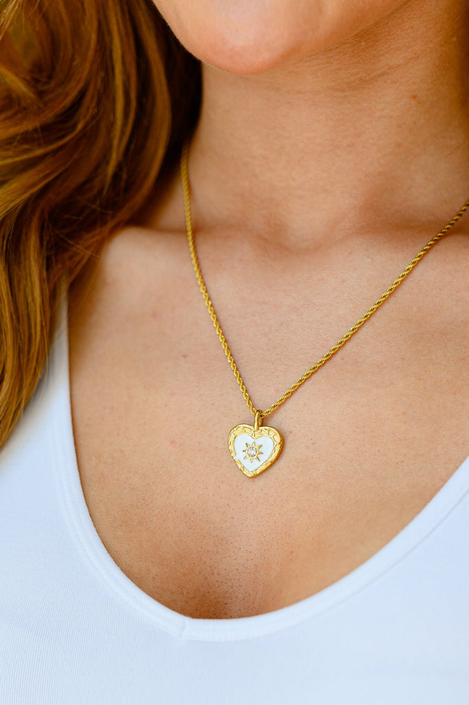 Sacred Heart Pendant Necklace - Molliee Boutique