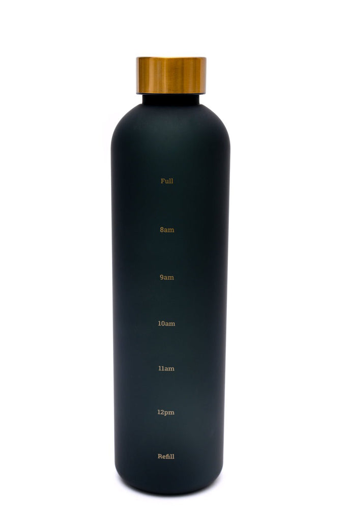 Sippin' Pretty 32 oz Translucent Water Bottle in Black & Gold - Molliee Boutique