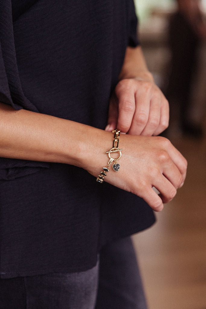 Sofia Toggle Bracelet In Gold - Molliee Boutique